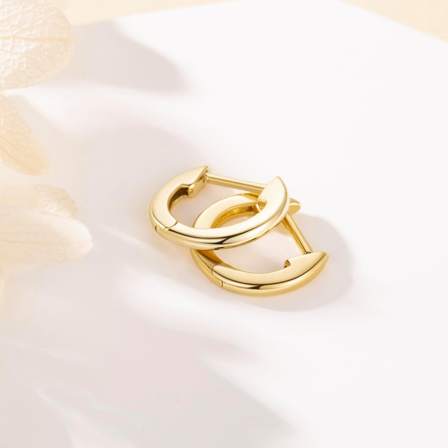 18K Gold Huggie Hoop Earrings